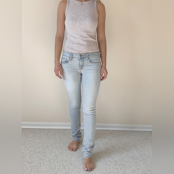 Low Rise American Eagle Skinny Jeans - Picture 1 of 13
